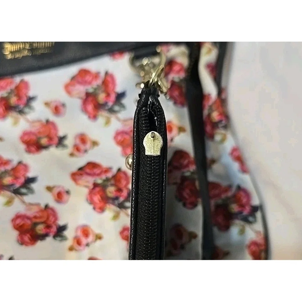 Juicy Couture Varsity Bloom Rose Floral Mid‎ Crossbody Bag Purse White Pink